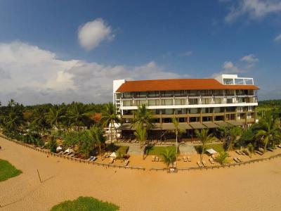Pandanus Beach Resort & Spa - 1