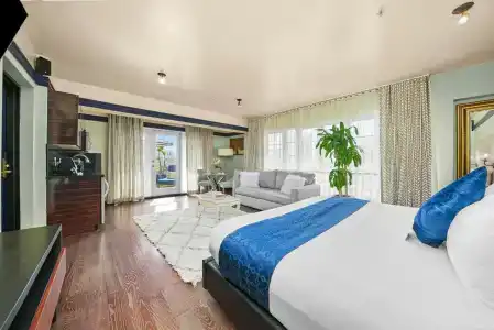 Riviera Suites - 20