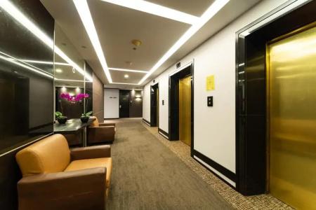 Royal @ Queens (SG Clean, Staycation Approved) - 12