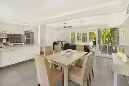 Coral Beach Noosa - 94