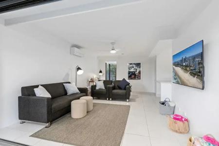 Pacific Broadbeach - 44