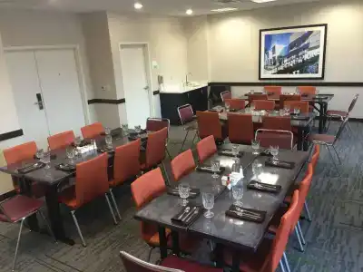 Holiday Inn Coliseum, An Ihg - 12