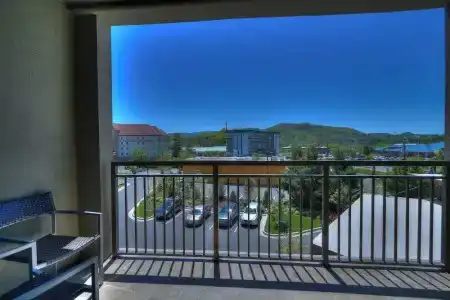 Courtyard by Marriott - 90