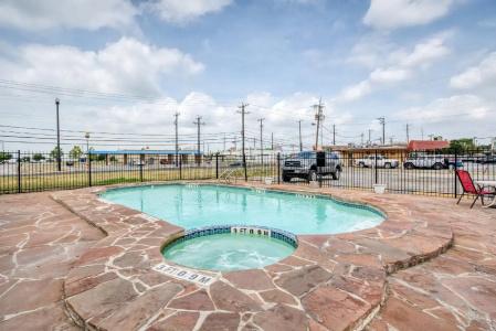 Oyo San Antonio Lackland Air Force Base West - 44