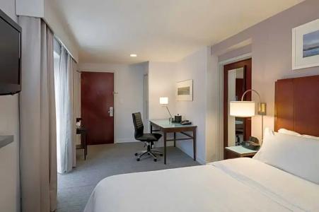 Hampton Inn Seaport Financial District - 30