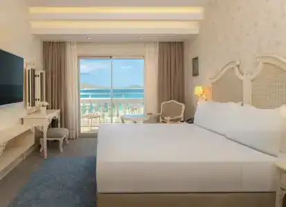 DoubleTree by Hilton Cesme Alacati Beach Resort - 43