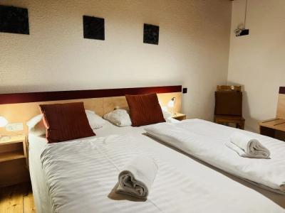 Nest - 27