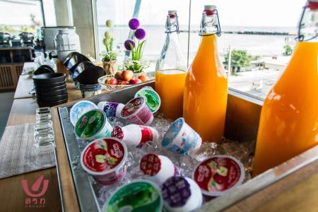 Kroque Boutique & Bistro - 11