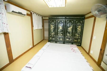 Bukchonmaru Hanok - 1