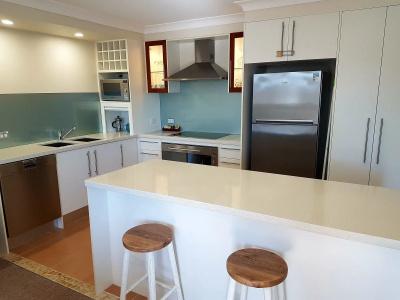 Outrigger Burleigh - 20