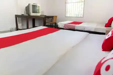 Oyo 554 Old Town Boutique Hostel - 33