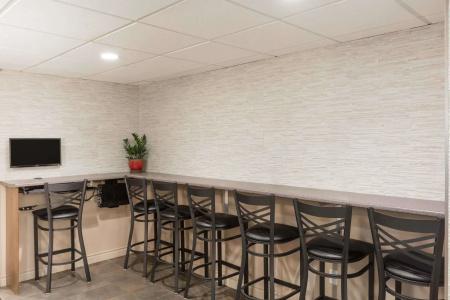Quality Inn & Suites - 18