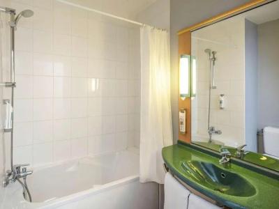 ibis Ouest Luce - 35