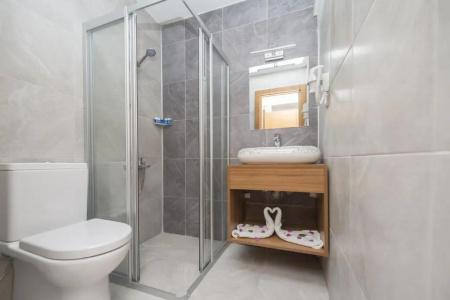 Amore Teki̇rova - 33