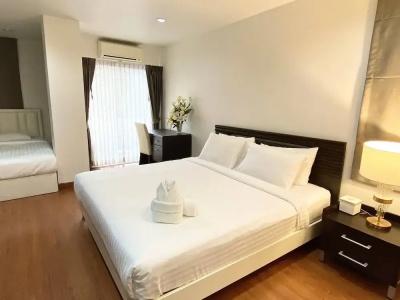 14 Place Sukhumvit Suites - 52
