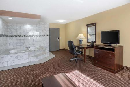 Quality Inn & Suites University Area - 46