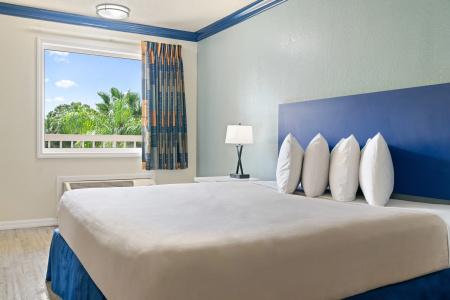 SureStay Plus by Best Western Orlando International Drive - 18