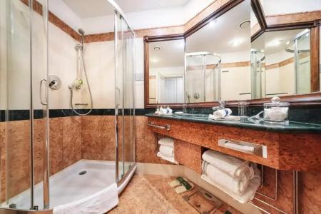 Carlsbad Plaza Medical Spa & Wellness - 41