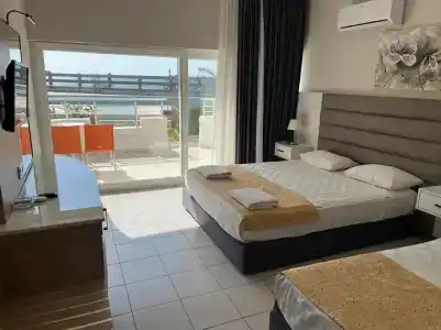 Side Beach Club - 46