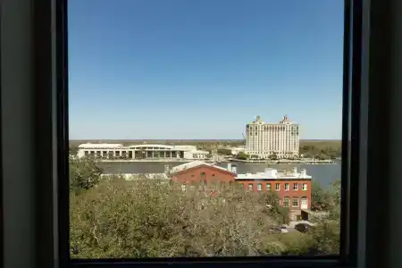 Hampton Inn Savannah Historic District - 23