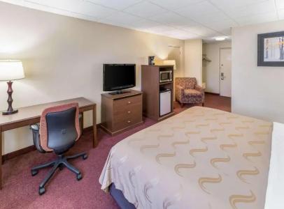 Quality Inn & Suites Downtown - 45