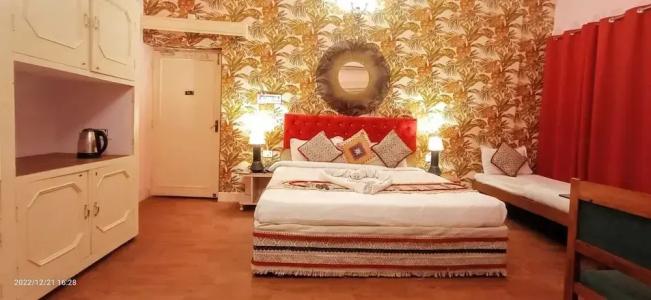Pink Palace - 31