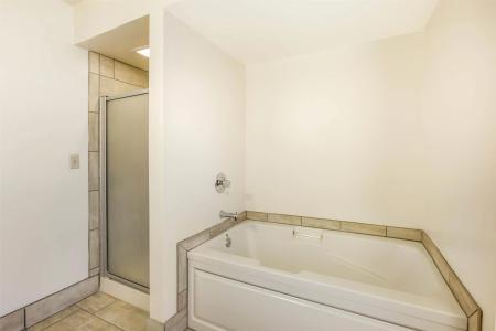 Best Western Plus Thunderbird Suites - 85