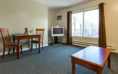 Oasis Inn - 64