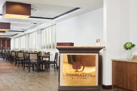 Hilton Garden Inn Dallas/Market Center - 16