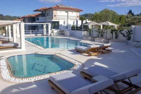 Ampelia Studios - 13