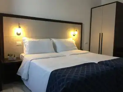 Av Boutique - 1