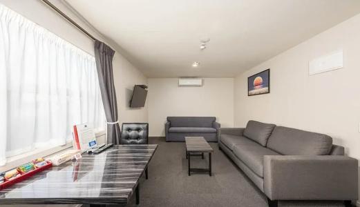 315 Riccarton - 99