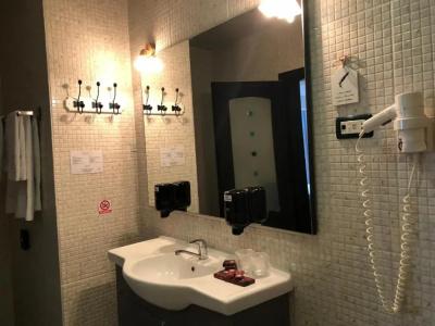 Ambra Boutique & Bistro - 17