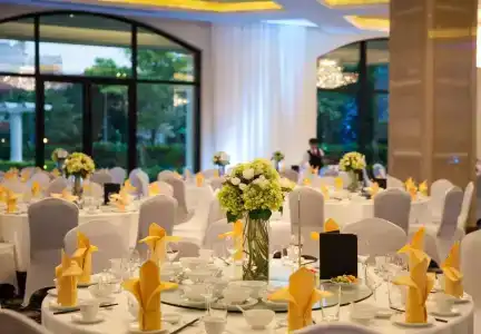 Elegant Suites Westlake - 14