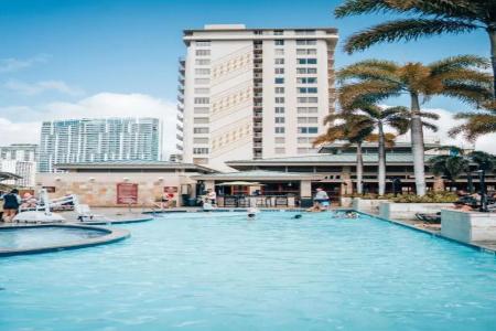 Embassy Suites by Hilton Waikiki Beach Walk - 14