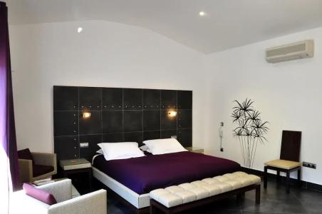 Private Hôtel - 84