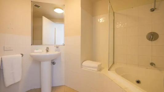 Broadbeach Savannah - 54