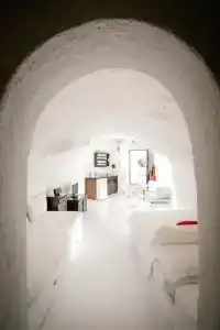 Alexander's Suites - 13