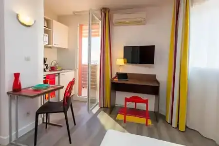 Appart-Hôtel Mer & Golf City Perpignan Centre - 85