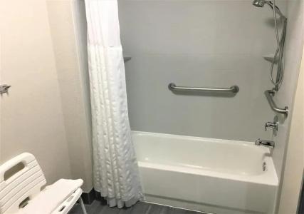 Comfort Suites Airport Nashville - 39