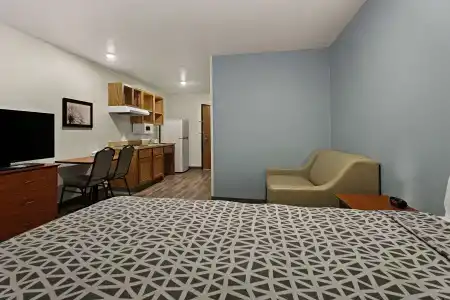 WoodSpring Suites North - 15