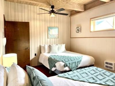 Breakers Boutique Inn - 72