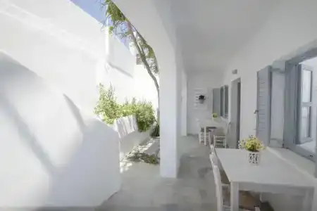 Zacharakis Studios - 109