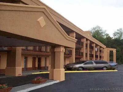 Scottish Inn - 13
