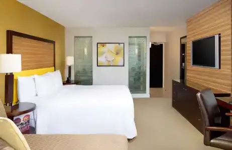 Hilton Waikiki Beach - 2