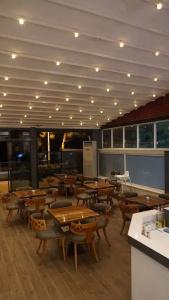 Lake Li̇fe - 28