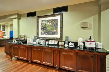 Hampton Inn Charleston-Historic District - 24