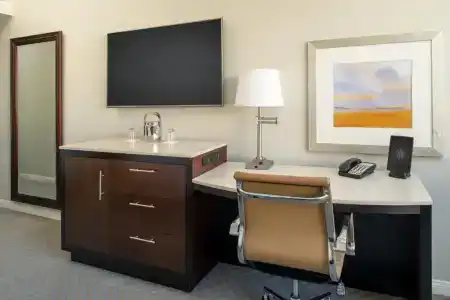 The Beverly Hilton - 55