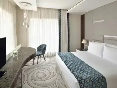 Mövenpick Downtown Dubai - 7