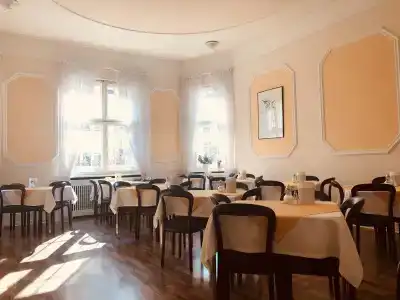 Castell am Kurfürstendamm - 13
